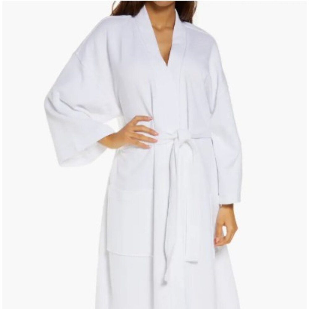 NWOT - Majestic International Panama Waffle Robe in White - OSFM